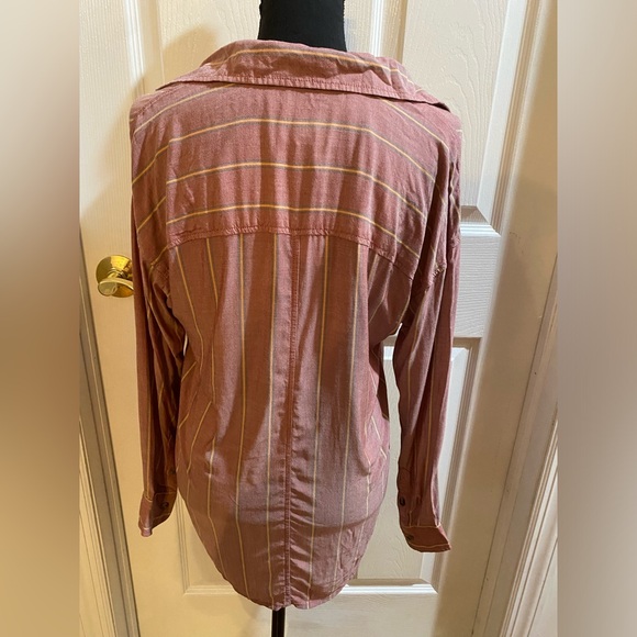American Eagle-NWT- Mauve-Size XS- Long Sleeve Button Down-Front Tie -Oversized - Picture 4 of 11
